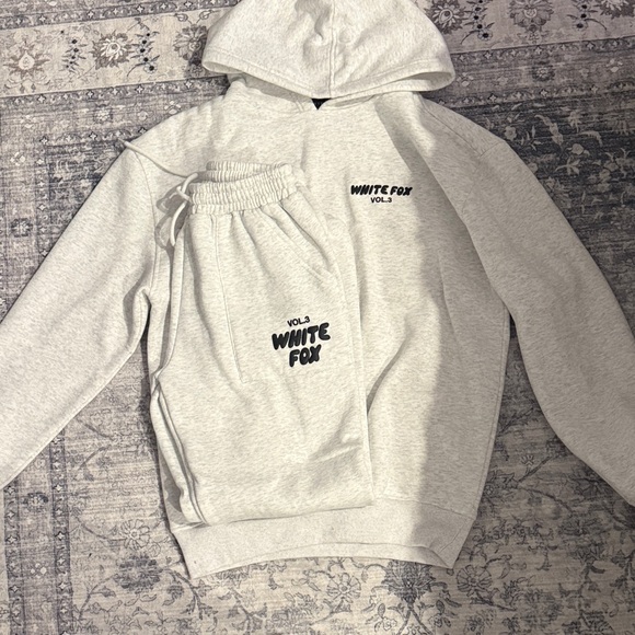 White Fox Boutique Gray Hoodie and Sweatpants Set - Picture 1 of 1